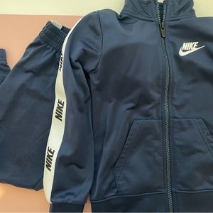 Nike two piece outfit for toddler boys